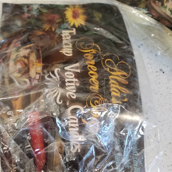 Aldas Forever Teacup Votive Candles 12pc - Picture 7 of 10